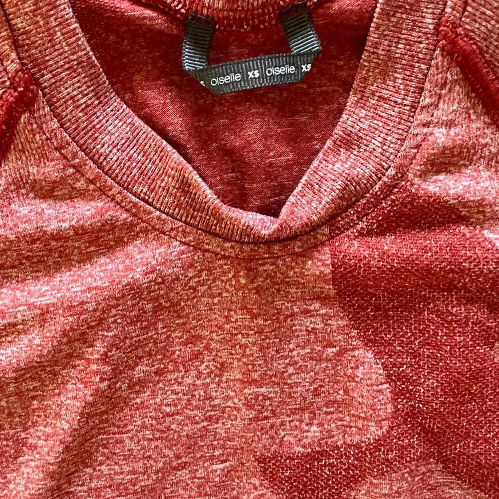Oiselle Maroon Heathered Crew Neck Top, Brick 🧱 color, women sporty top. - Picture 7 of 10